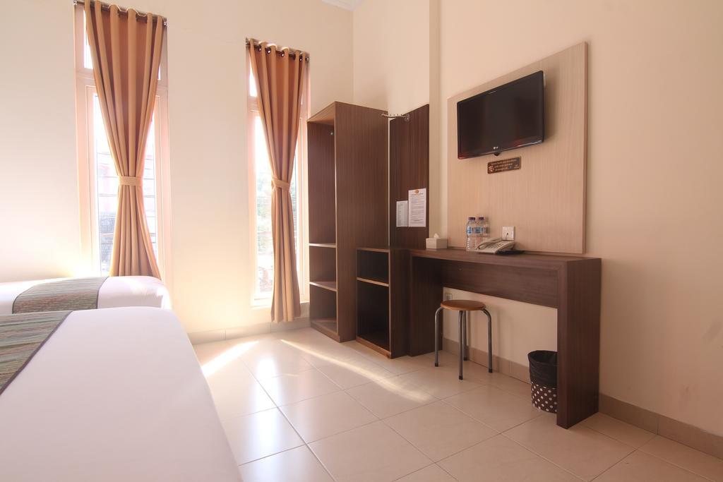 Hotel Pules Джокьякарта Номер фото